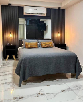 2 Apartments in Zona Romantica - Better than 2 Bedrooms!